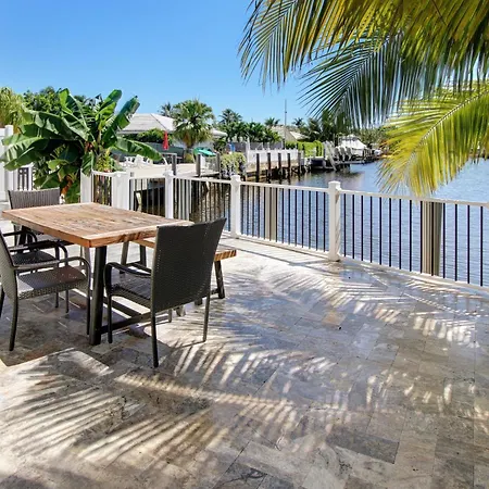 The Waterman'S Retreat- 3 Bedroom Waterfront Unit